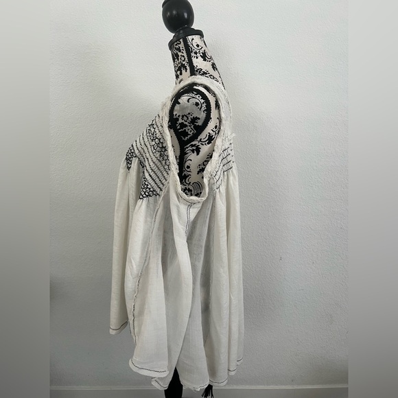 Free People Cream Smocked Boho Blouse XS Embroidered Swing Top Sleeveless - Picture 4 of 12